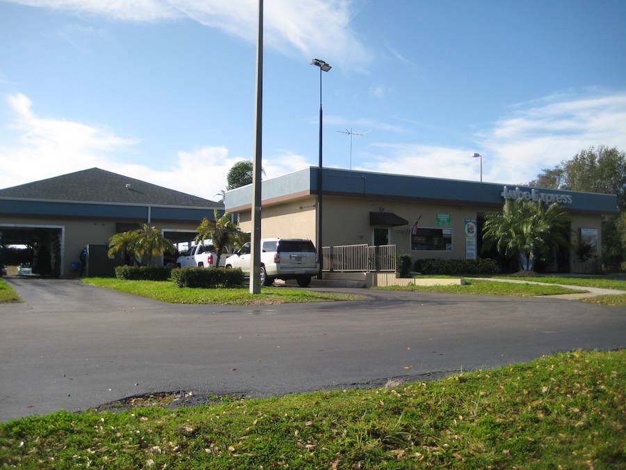 Oil Change and Carwash Building